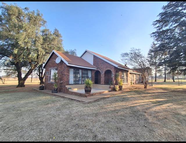 85,653M² FARM FOR SALE IN FALCON RIDGE